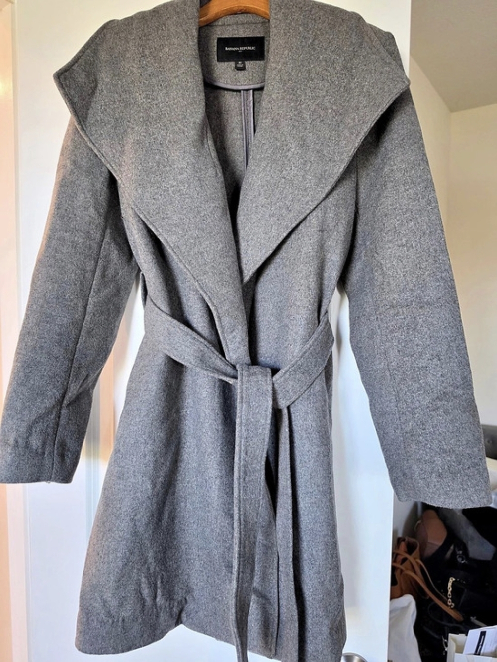 Banana Republic Gray Belted Wrap Coat Size Medium Like New